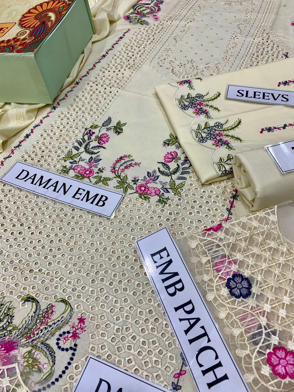 BAROQUE 3PC HEAVY EMBROIDERED SUIT WITH DHANAK SHAWL - Image 7