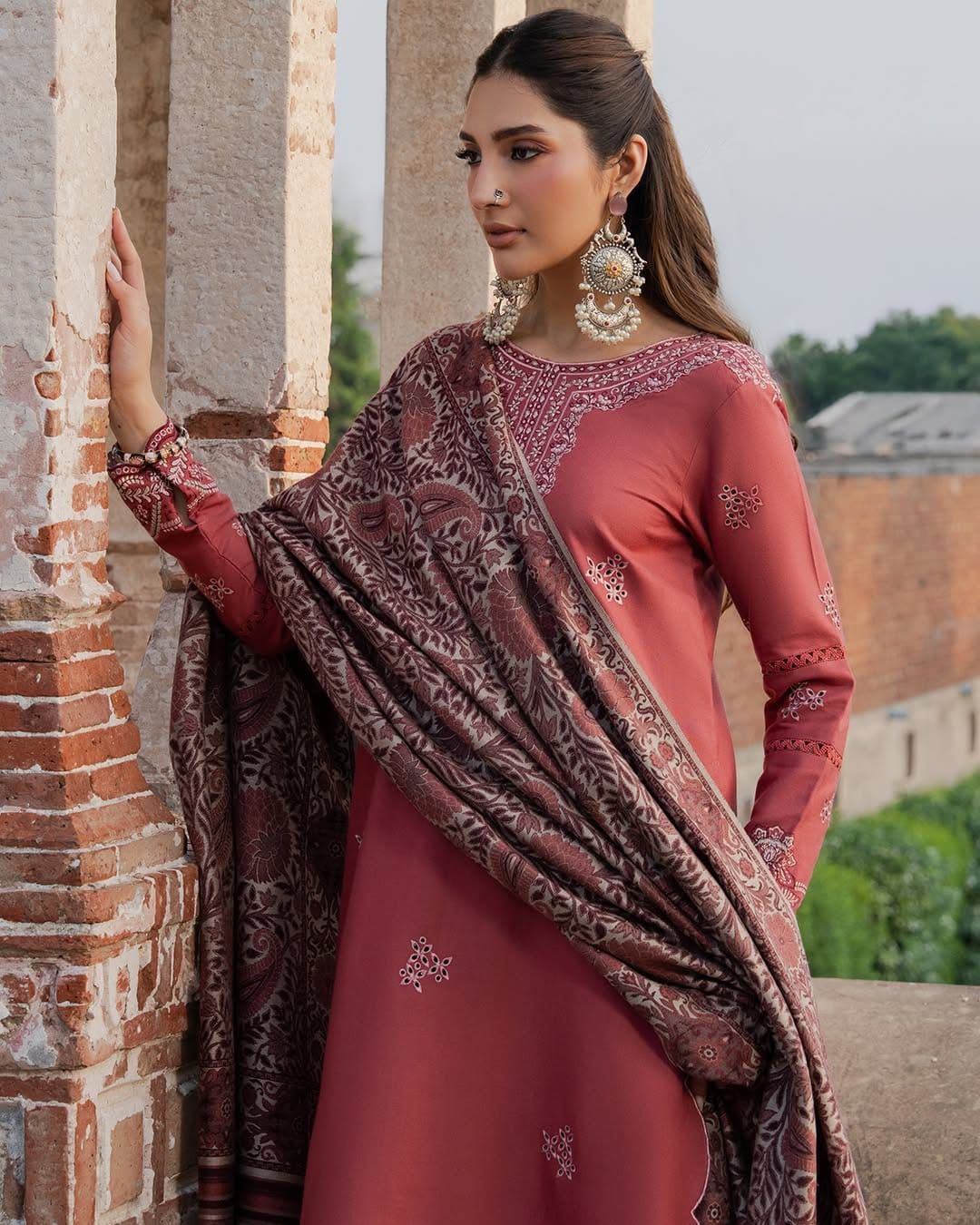IZEL PREMIUM AIR-JET DHANAK 3PC EMBROIDERED SUIT